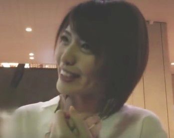！！人妻と野球拳「ちょっとだだけなら…！！」チンポ見たら欲しがる欲求不満おマンコは愛液トロトロ…もう我慢できないの