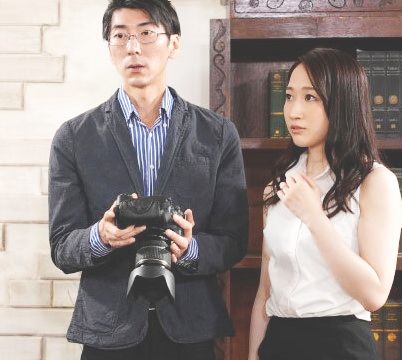 ！「妻を連れてきました…」ヌードモデルに寝取られるために「でもあなたの為なら頑張るから…」旦那の前で全裸になって犯されていく…