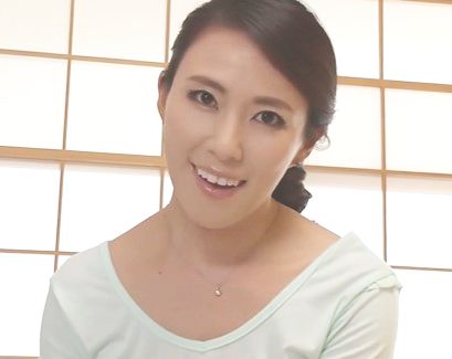 ！Momの誘惑「今日はお父さんも居ないしたっぷりSEXしましょう！」息子の朝勃ちdickを見つけてcreampieしちゃうUnparalleled energyMomPussy